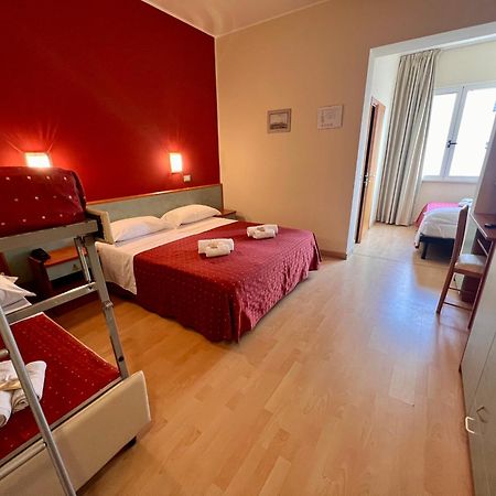 Hotel Villa Tina Cesenatico Esterno foto