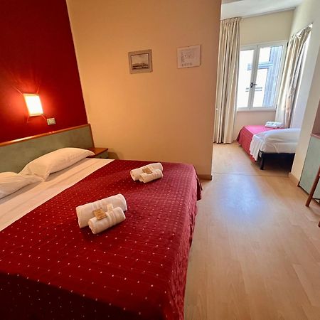 Hotel Villa Tina Cesenatico Esterno foto