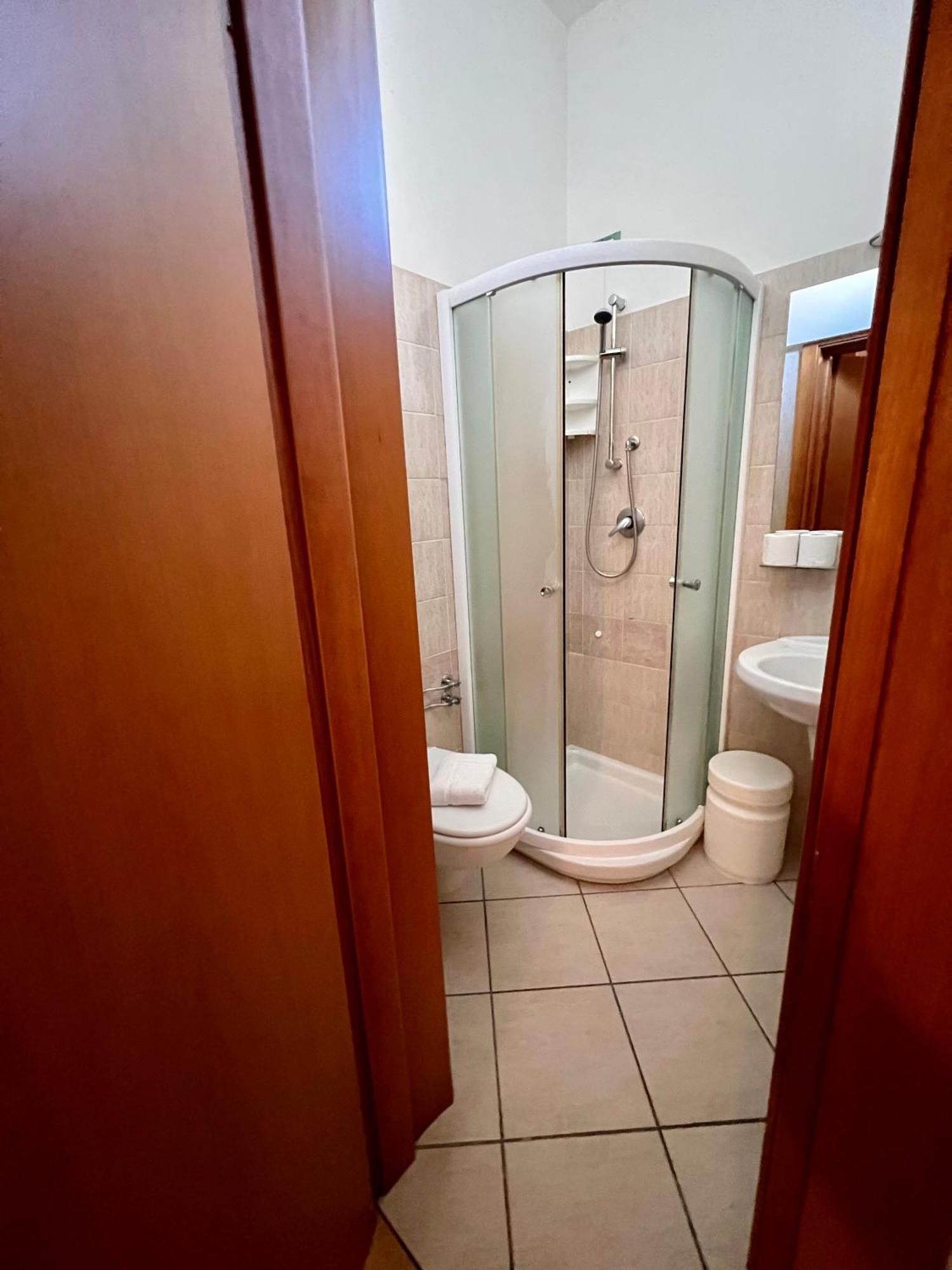 Hotel Villa Tina Cesenatico Esterno foto
