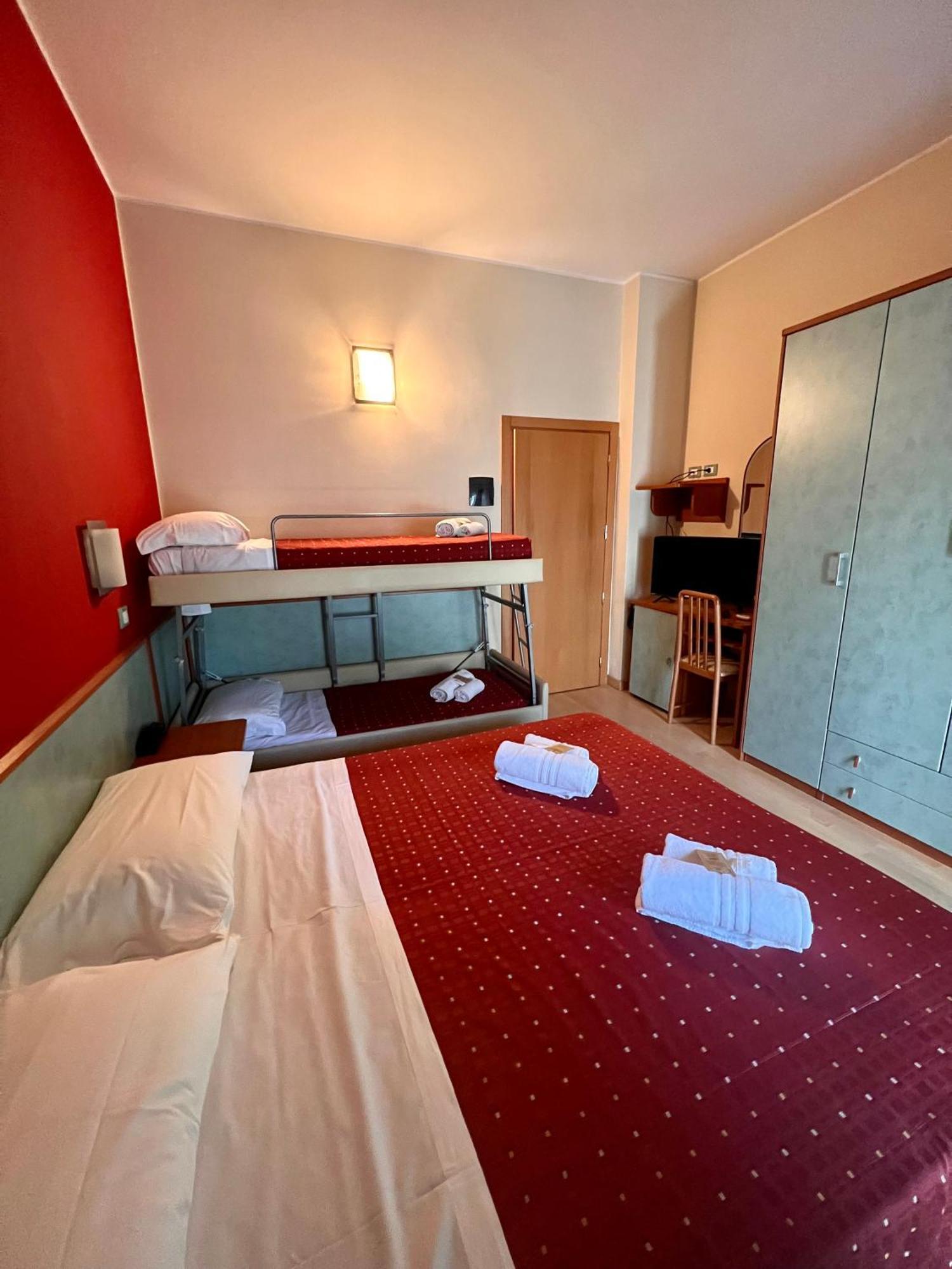 Hotel Villa Tina Cesenatico Esterno foto
