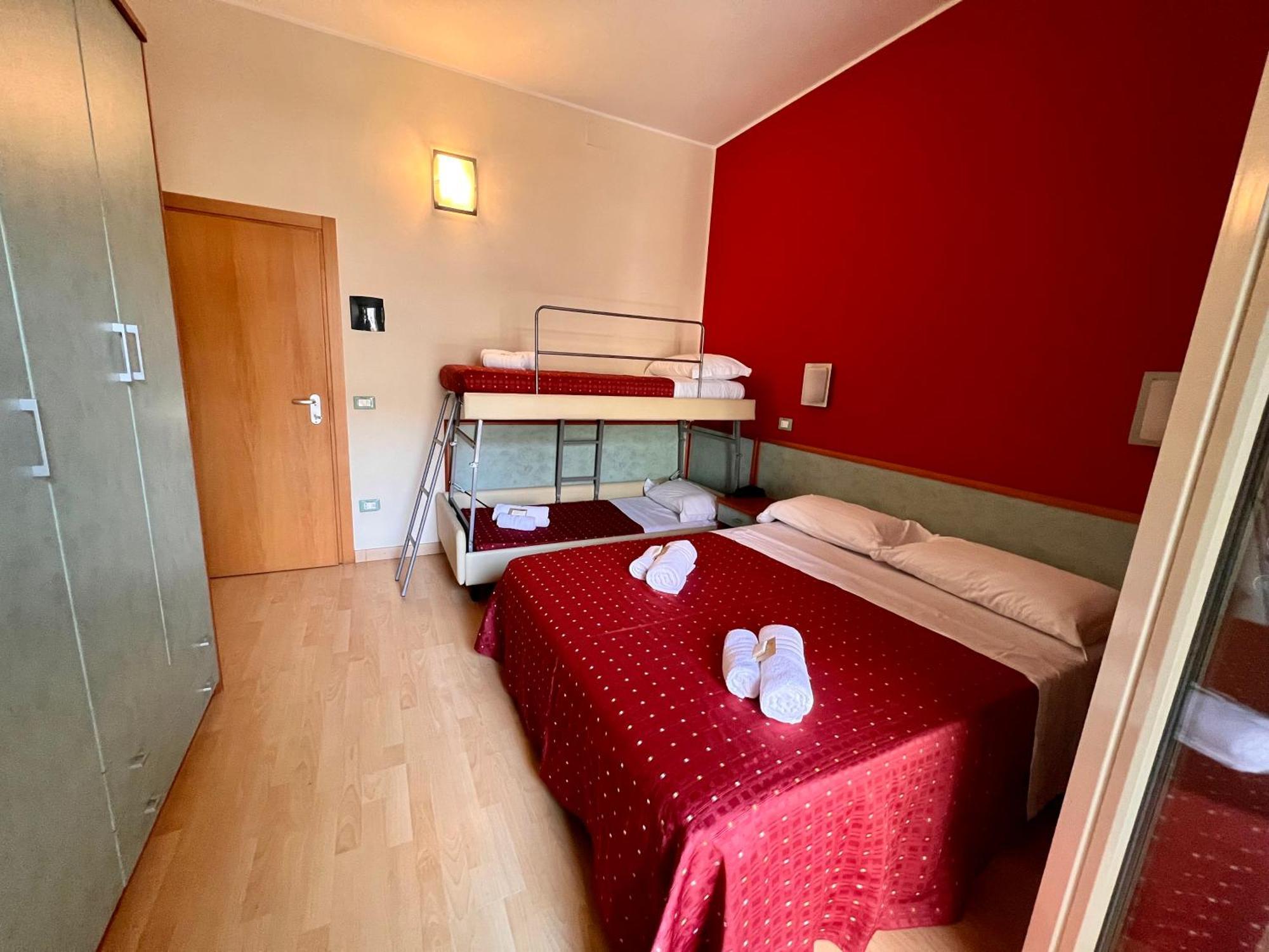 Hotel Villa Tina Cesenatico Esterno foto