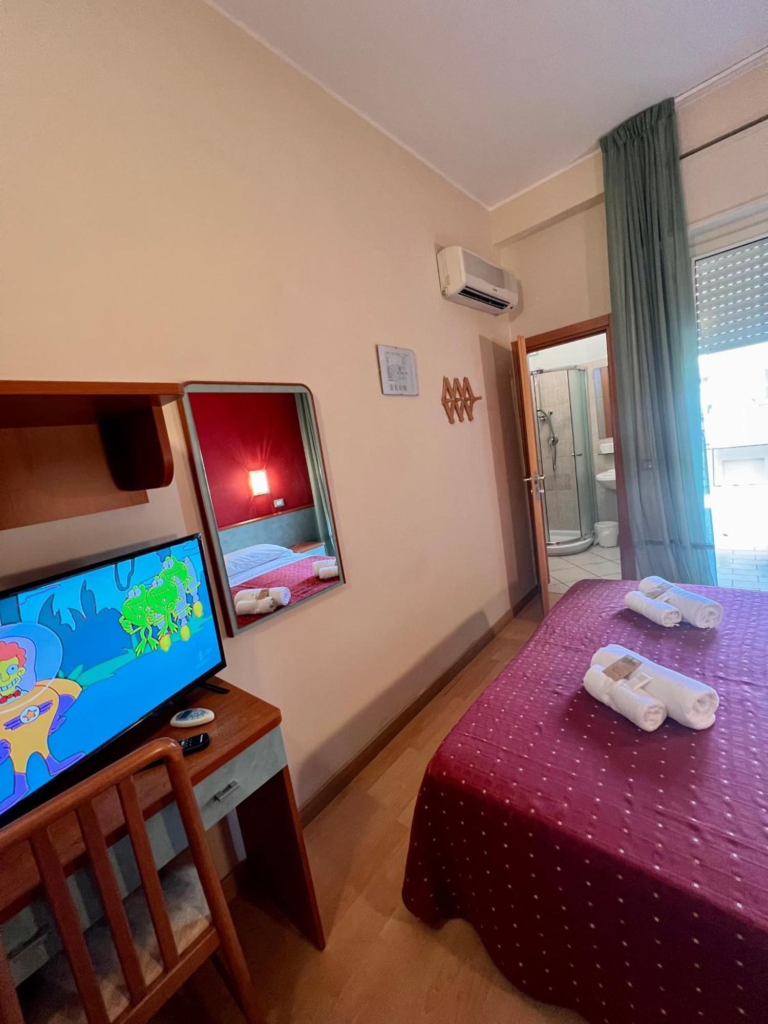 Hotel Villa Tina Cesenatico Esterno foto