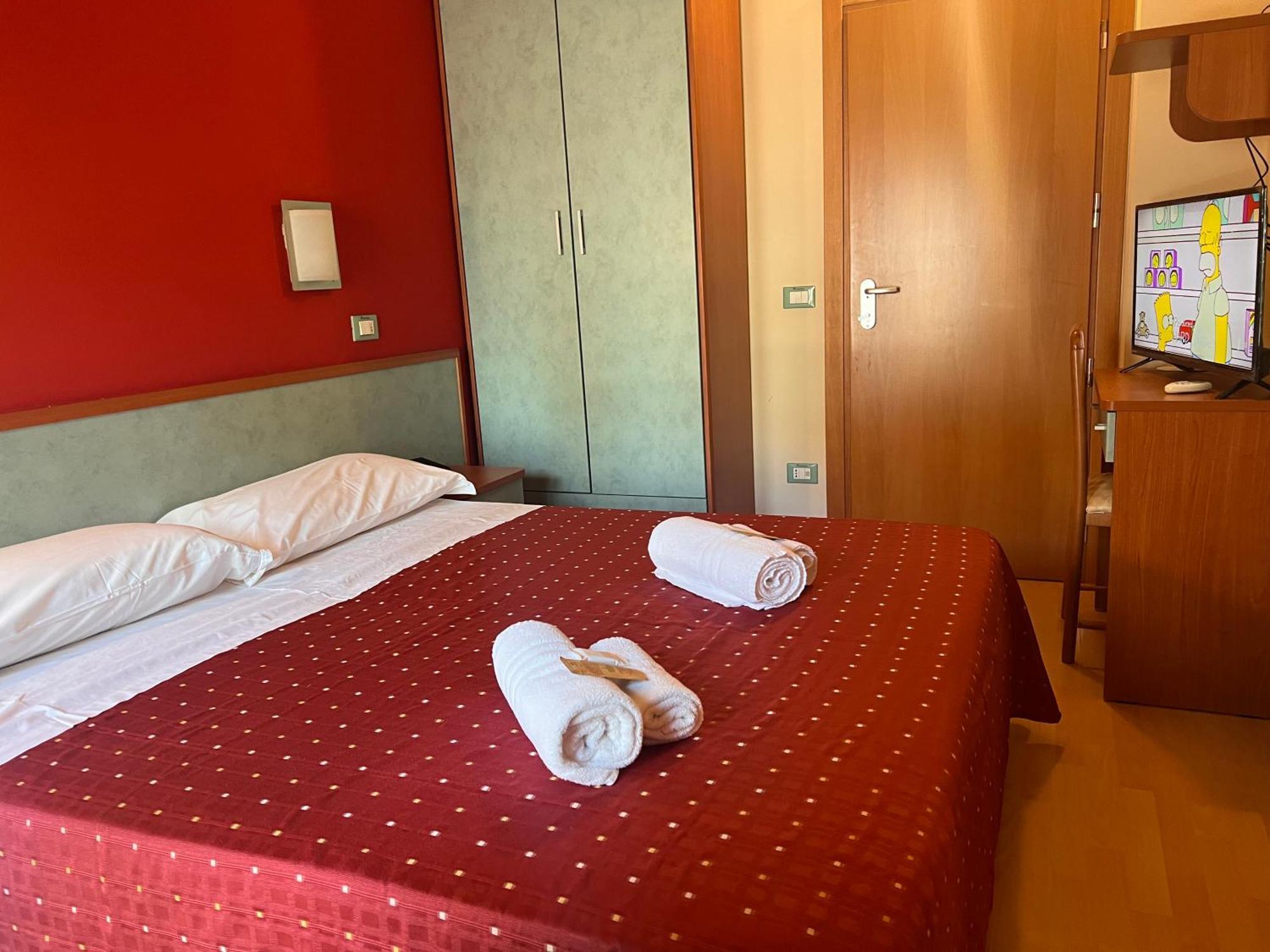 Hotel Villa Tina Cesenatico Esterno foto