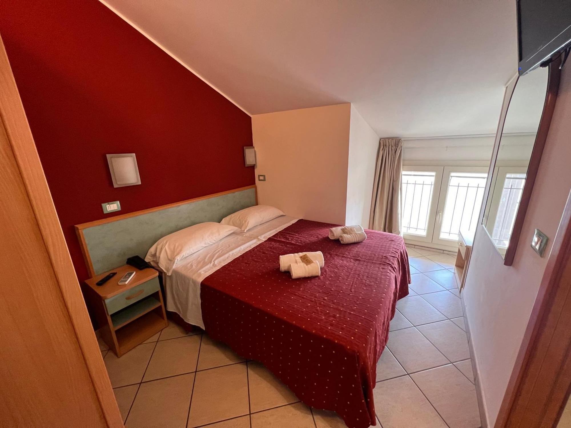 Hotel Villa Tina Cesenatico Esterno foto