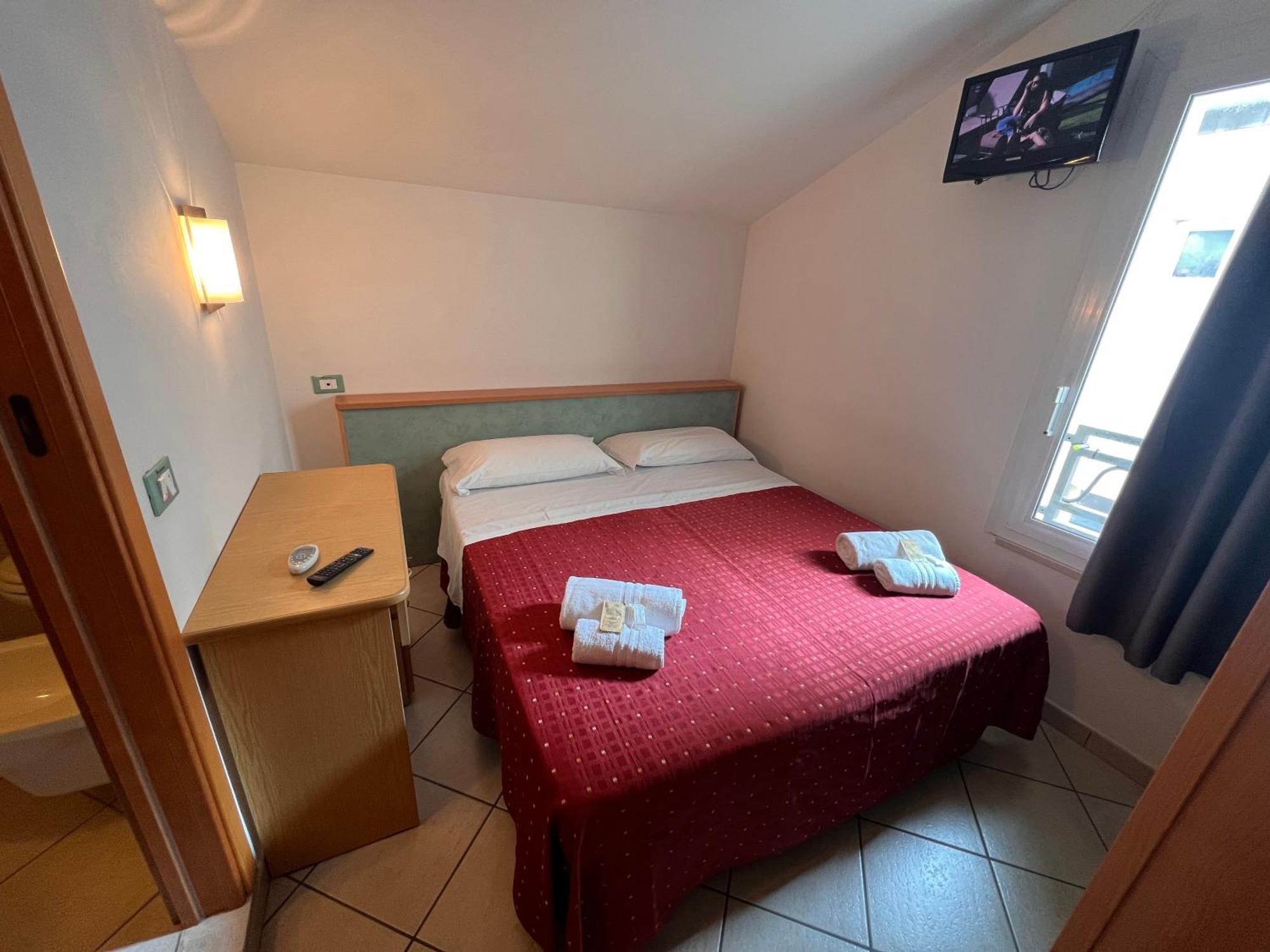 Hotel Villa Tina Cesenatico Esterno foto